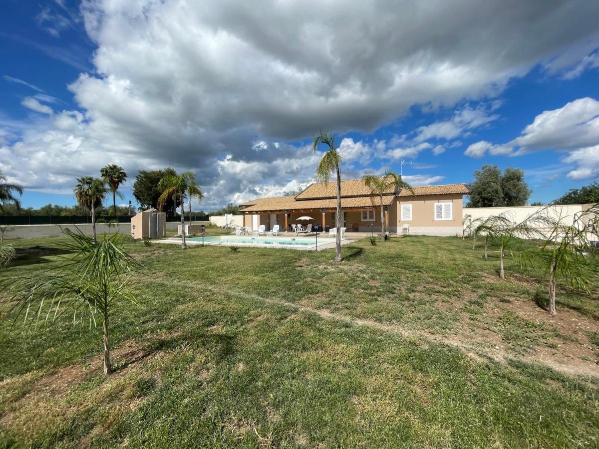Villa Nunzia Con Piscina, Sauna E Idromassaggio. Floridia Exterior foto