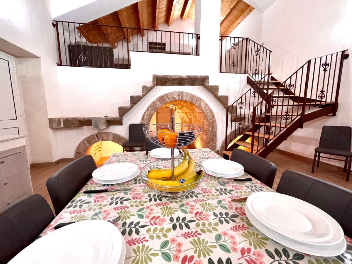 Villa Nunzia Con Piscina, Sauna E Idromassaggio. Floridia Exterior foto