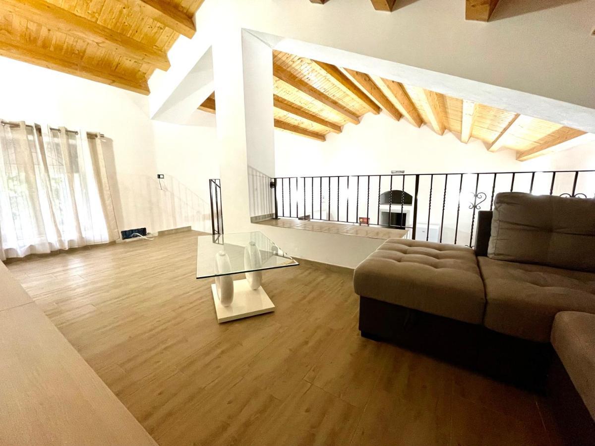 Villa Nunzia Con Piscina, Sauna E Idromassaggio. Floridia Exterior foto